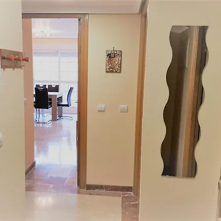 Large With Sea Views & Terrace Daire *
